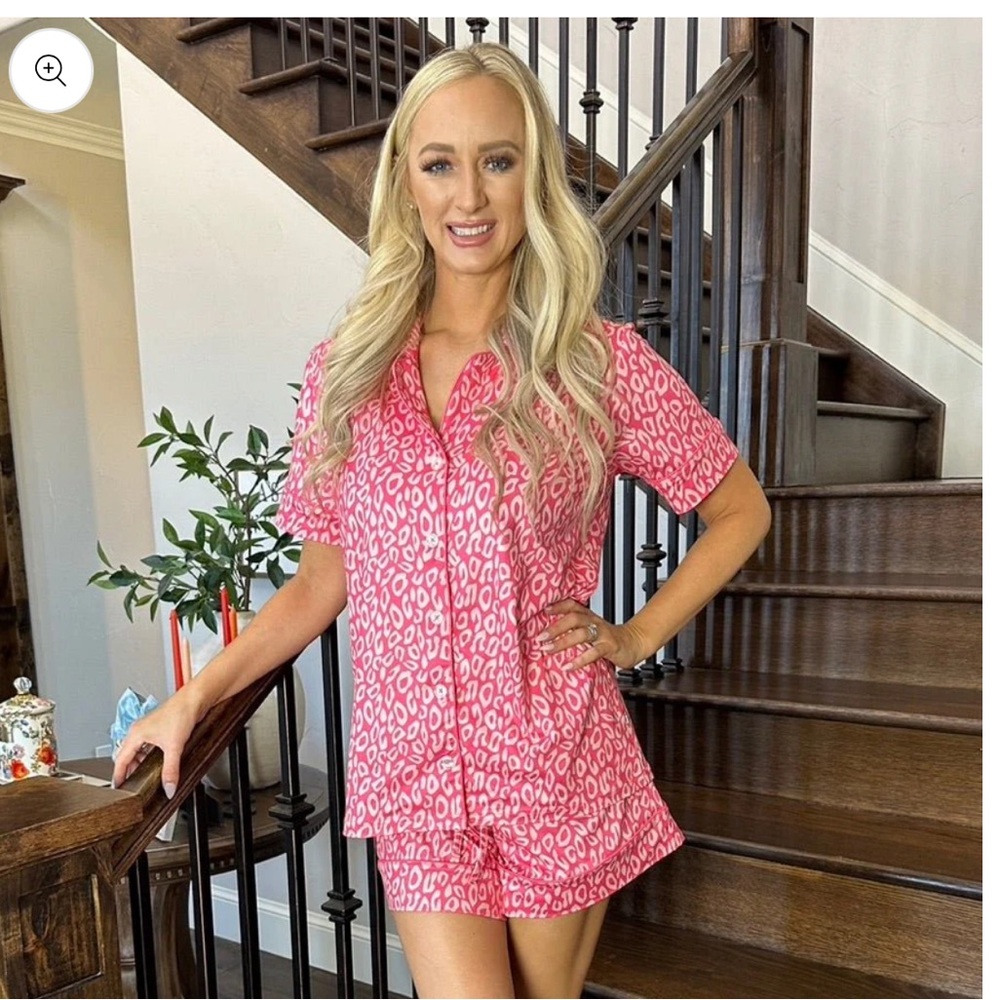 Double the Sprinkles Pink Leopard Print Pajama Set ( Size L )